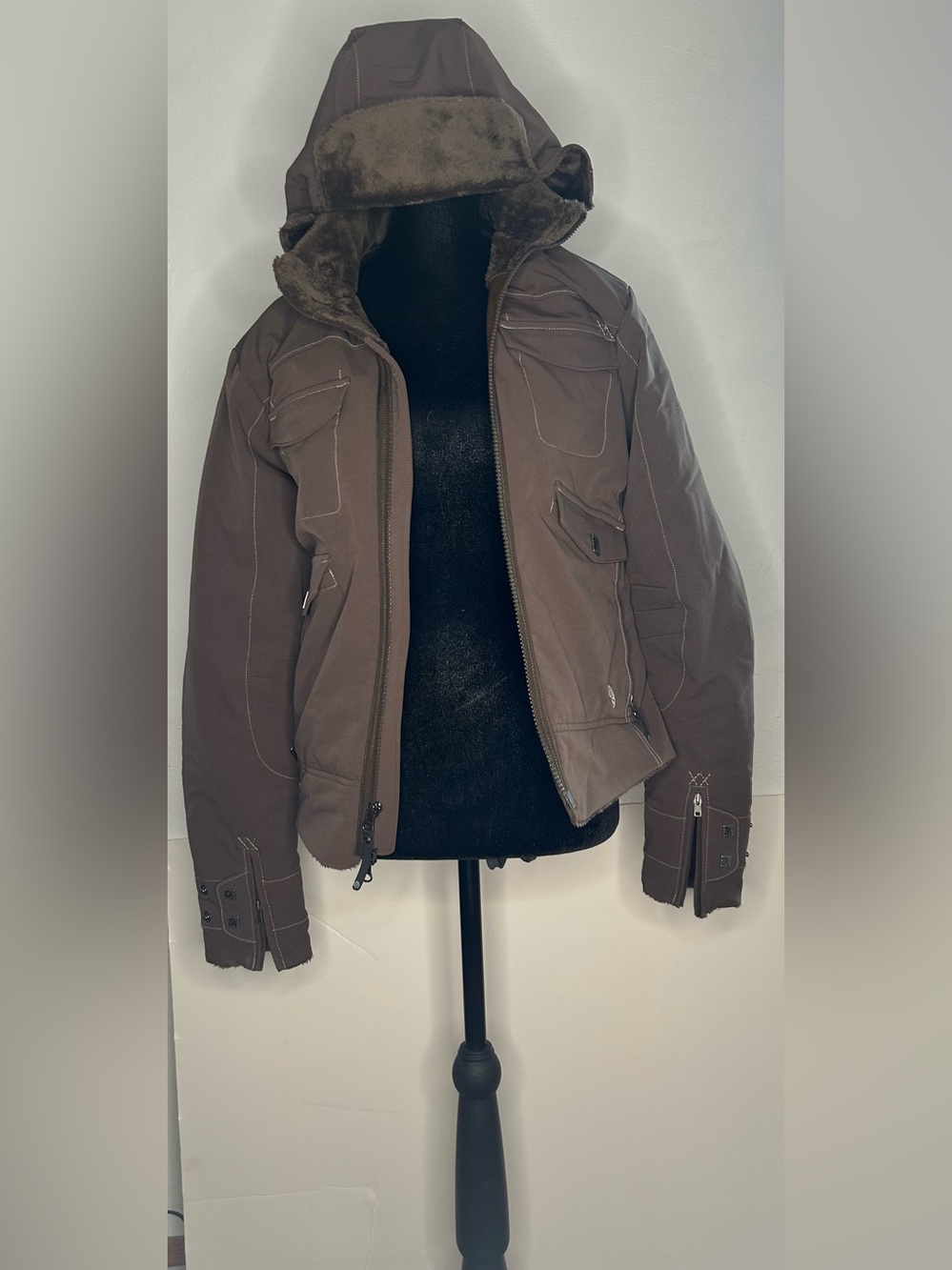 Women’s mountain hardware gear jacket